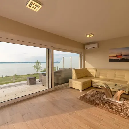 Heaven'S Gate Apartment Balaton Panorama