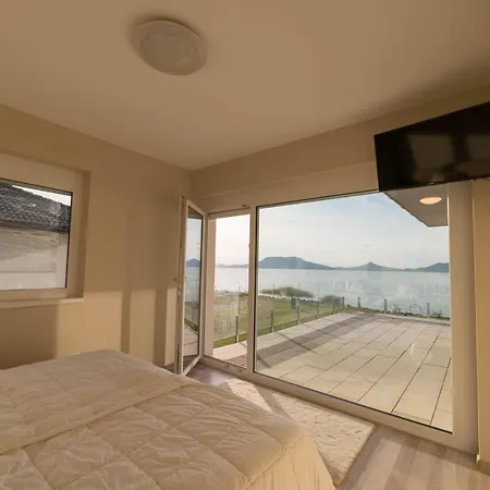 Heaven'S Gate Apartment Balaton Panorama Lägenhet